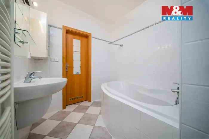 Prodej bytu 1+kk, Praha, Nad Okrouhlíkem, 49 m2