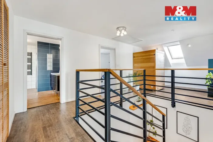 Pronájem rodinného domu, Bavoryně - U Vodojemu, 210 m2