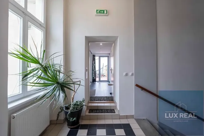 Prodej atypického bytu, Mikulov, Komenského, 164 m2