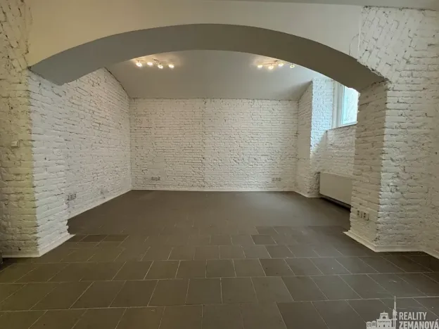 Pronájem kanceláře, Praha - Holešovice, Jirečkova, 240 m2