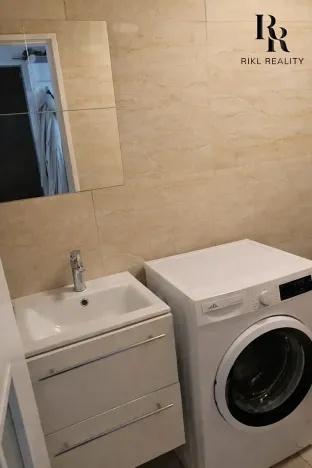 Prodej bytu 1+kk, Olomouc, Erenburgova, 40 m2