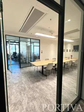 Pronájem kanceláře, Praha - Holešovice, Dělnická, 440 m2