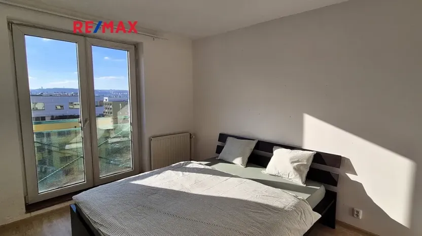 Pronájem bytu 2+kk, Praha - Žižkov, V kapslovně, 58 m2