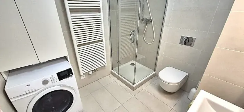 Pronájem bytu 2+kk, Praha - Strašnice, Zvěřinova, 46 m2