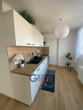 Prodej bytu 3+1, Praha - Modřany, U zastávky, 60 m2