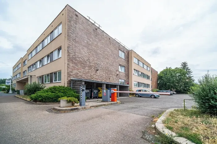 Pronájem kanceláře, Hradec Králové, Sušilova, 250 m2