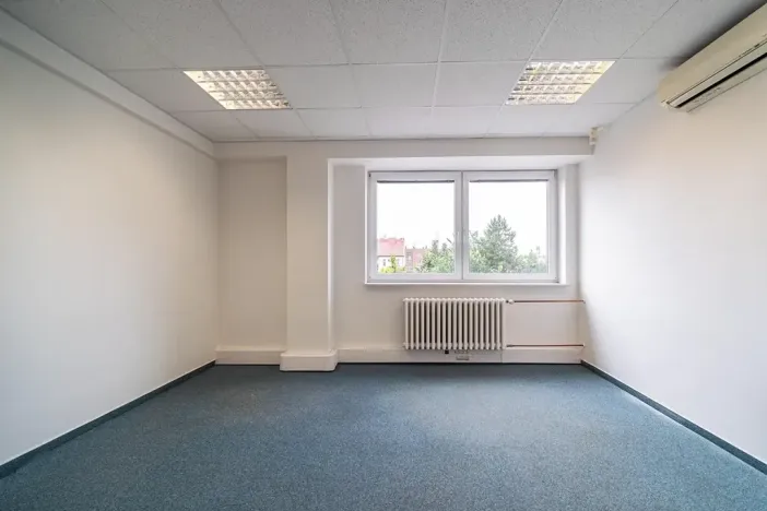 Pronájem kanceláře, Hradec Králové, Sušilova, 250 m2