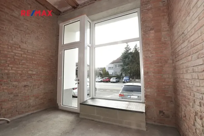 Pronájem obchodního prostoru, Plzeň, Slovanská, 41 m2