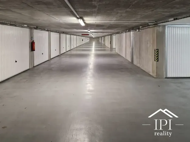 Pronájem garáže, Praha - Stodůlky, Archeologická, 19 m2