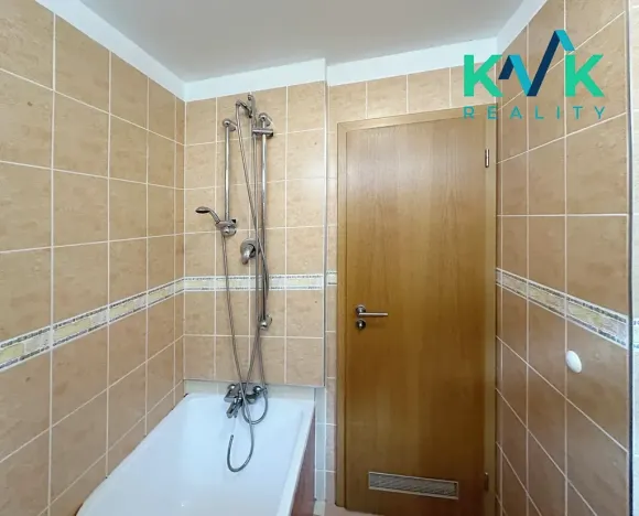 Pronájem bytu 2+kk, Karlovy Vary, Na Vyhlídce, 52 m2