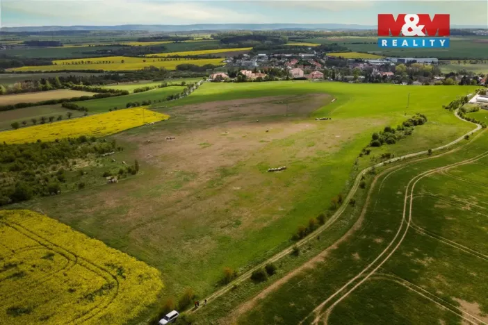 Prodej komerčního pozemku, Tachlovice, 37972 m2