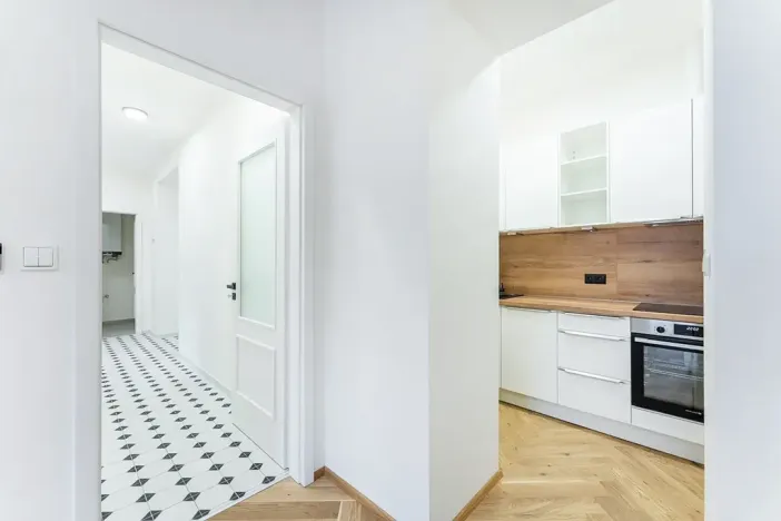 Prodej bytu 2+kk, Praha - Vršovice, Oblouková, 58 m2