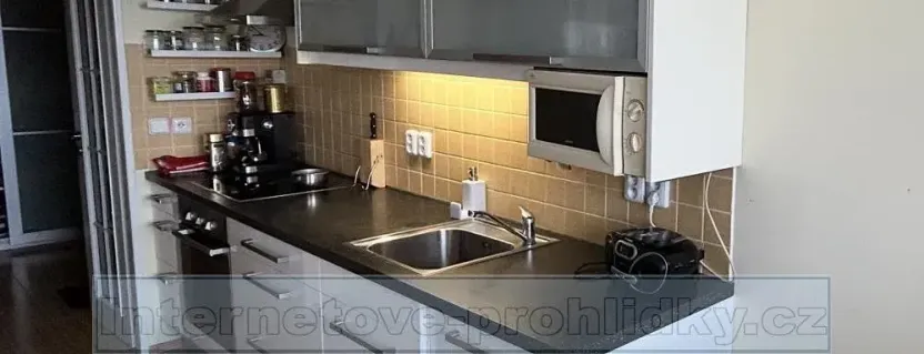 Pronájem pokoje, Praha - Troja, Krosenská, 18 m2