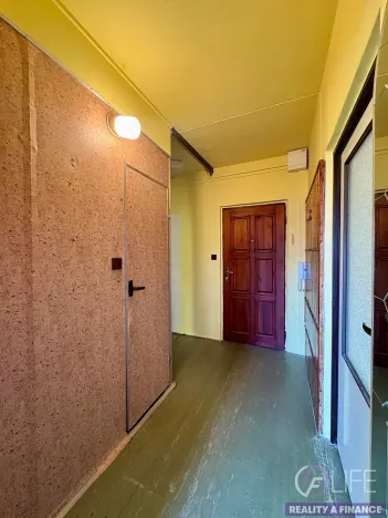 Prodej bytu 1+1, Hostinné, Sídliště, 37 m2