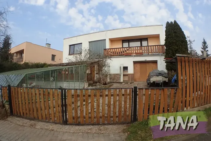 Prodej rodinného domu, Semčice, 300 m2