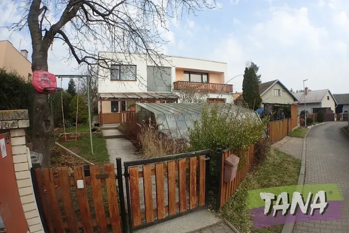 Prodej rodinného domu, Semčice, 300 m2