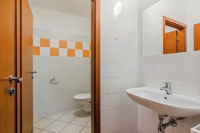 Pronájem kanceláře, Praha - Hloubětín, Nademlejnská, 29 m2