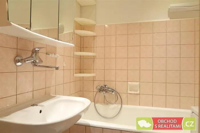 Pronájem bytu 3+kk, Praha, U Slovanky, 73 m2