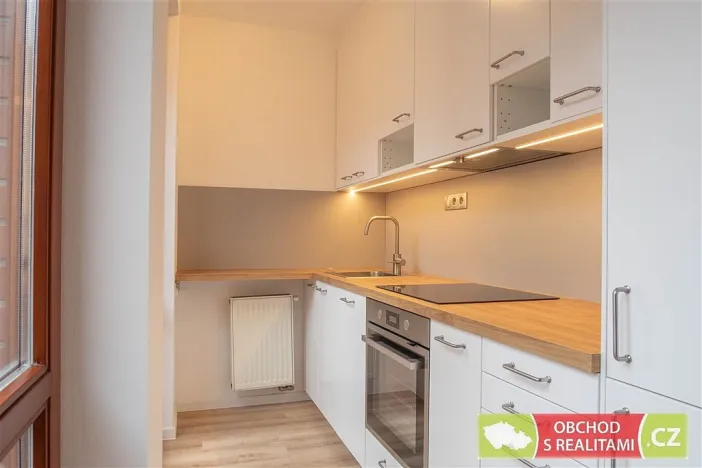 Pronájem bytu 1+kk, Praha, Kozácká, 30 m2