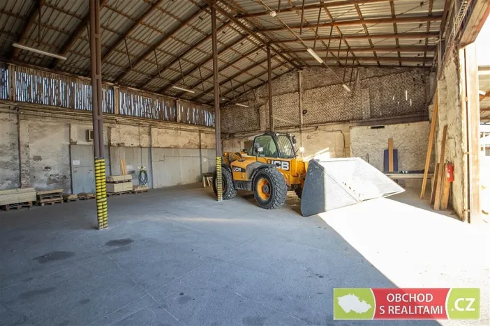 Pronájem výrobních prostor, Morašice, 2710 m2