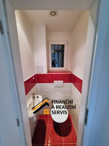 Pronájem atypického bytu, Mladá Boleslav, Husova, 60 m2