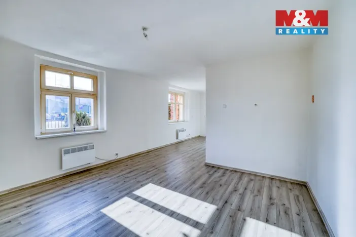 Prodej bytu 1+kk, Karlovy Vary - Bohatice, Dalovická, 34 m2