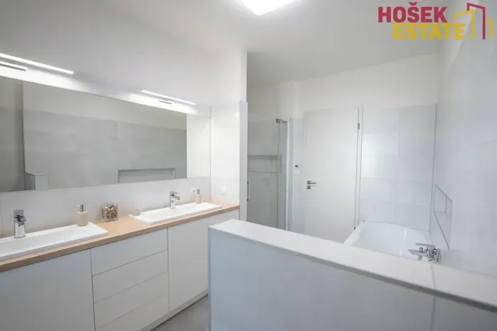 Prodej rodinného domu, Pohořelice, U Větrolamu, 160 m2