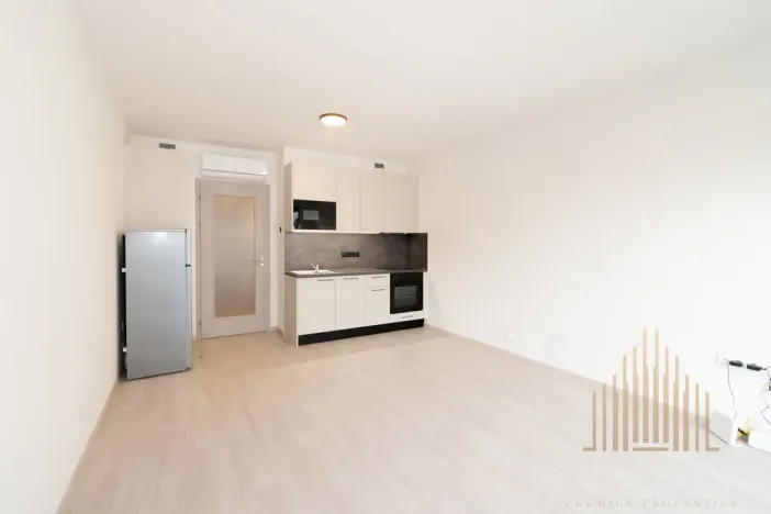 Pronájem bytu 1+kk, Praha - Hloubětín, Poděbradská, 32 m2