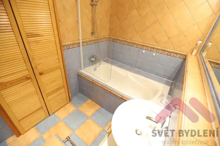 Pronájem bytu 2+kk, Praha - Nové Město, Koubkova, 52 m2