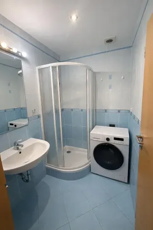 Pronájem bytu 1+kk, Praha - Smíchov, Plzeňská, 34 m2