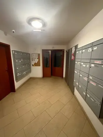 Pronájem bytu 1+kk, Praha - Smíchov, Plzeňská, 34 m2