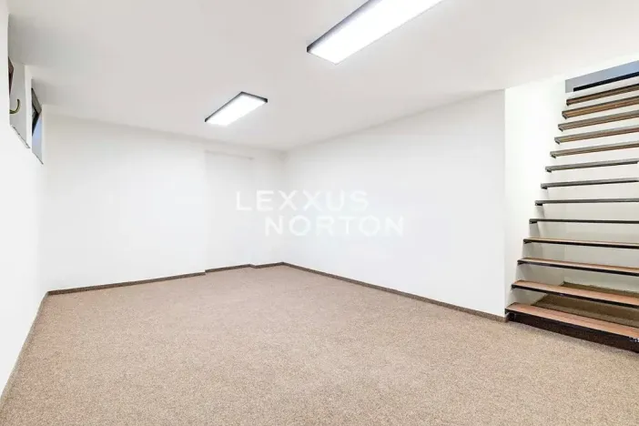 Pronájem rodinného domu, Praha - Dejvice, Fragnerova, 265 m2