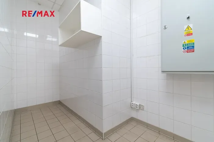 Pronájem obchodního prostoru, Plzeň, 181 m2