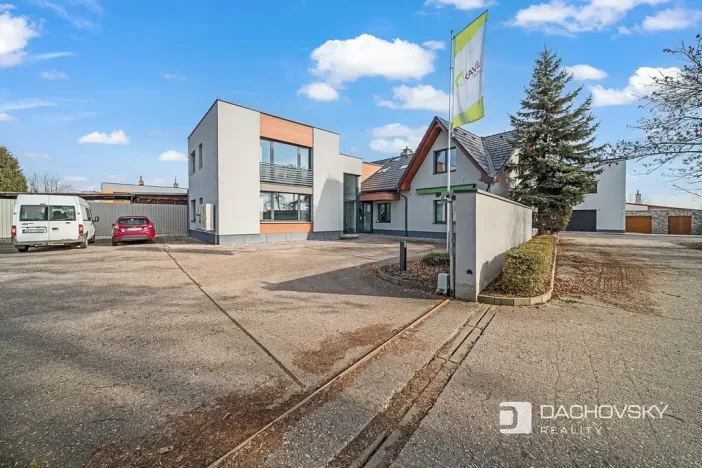 Prodej obchodního prostoru, Pardubice, K Dolíčku, 374 m2