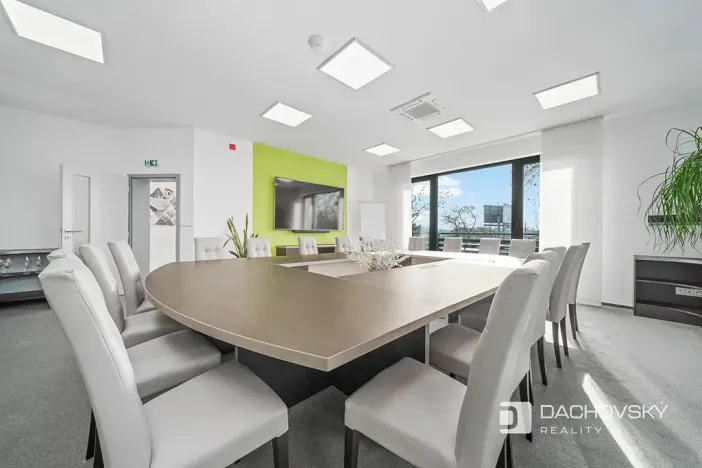 Prodej obchodního prostoru, Pardubice, K Dolíčku, 374 m2