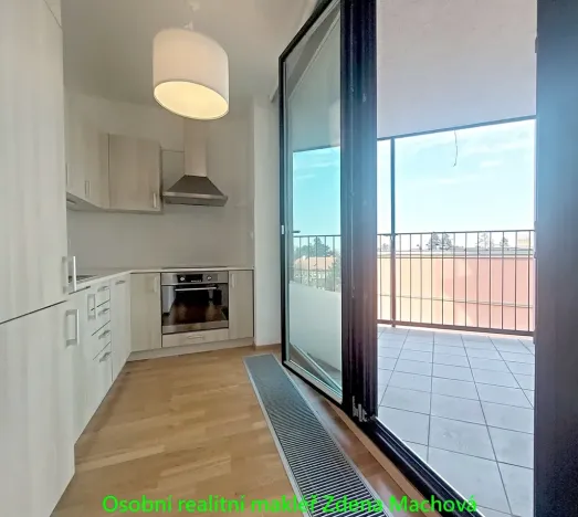 Pronájem bytu 1+kk, Praha - Žižkov, Ke kapslovně, 38 m2