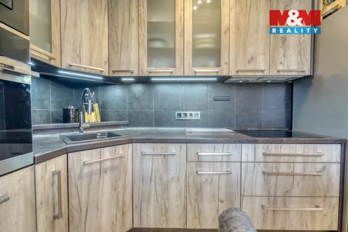 Prodej bytu 3+1, Horní Bříza, Tovární, 69 m2