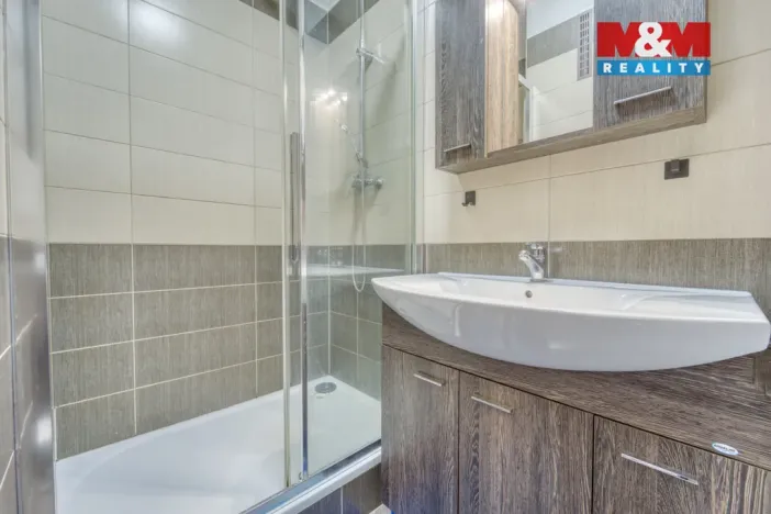 Prodej bytu 3+1, Horní Bříza, Tovární, 69 m2