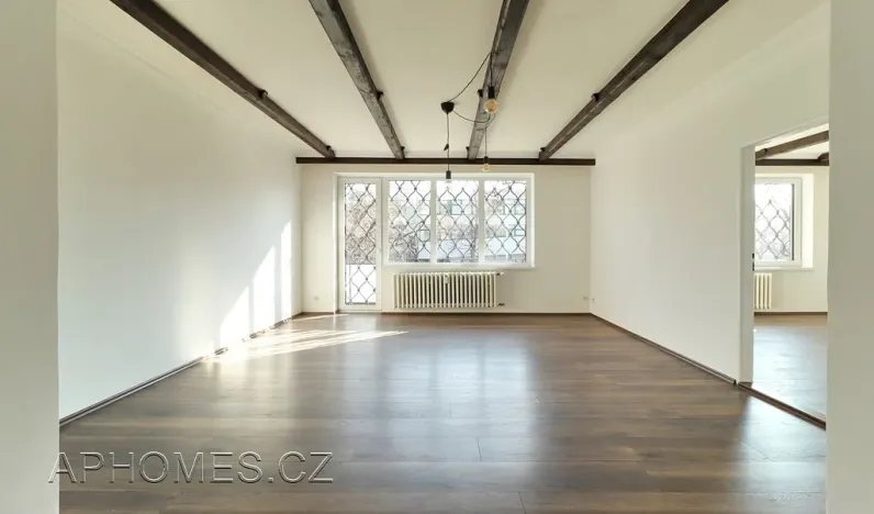 Pronájem bytu 3+1, Praha - Podolí, Jeremenkova, 90 m2