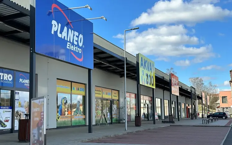 Pronájem obchodního prostoru, Cheb, Pražská, 615 m2