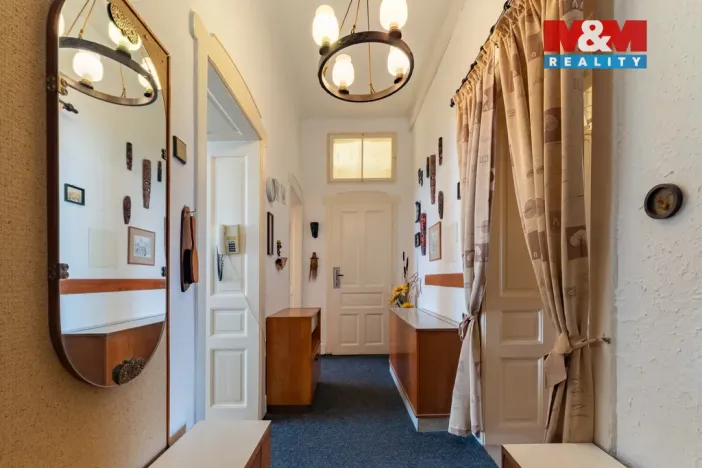 Prodej bytu 4+1, Karlovy Vary - Bohatice, Jáchymovská, 102 m2