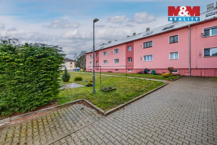 Prodej bytu 2+1, Milovice, Dukelská, 61 m2