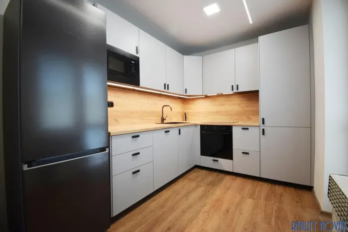 Pronájem bytu 2+kk, Praha - Hloubětín, Zelenečská, 54 m2