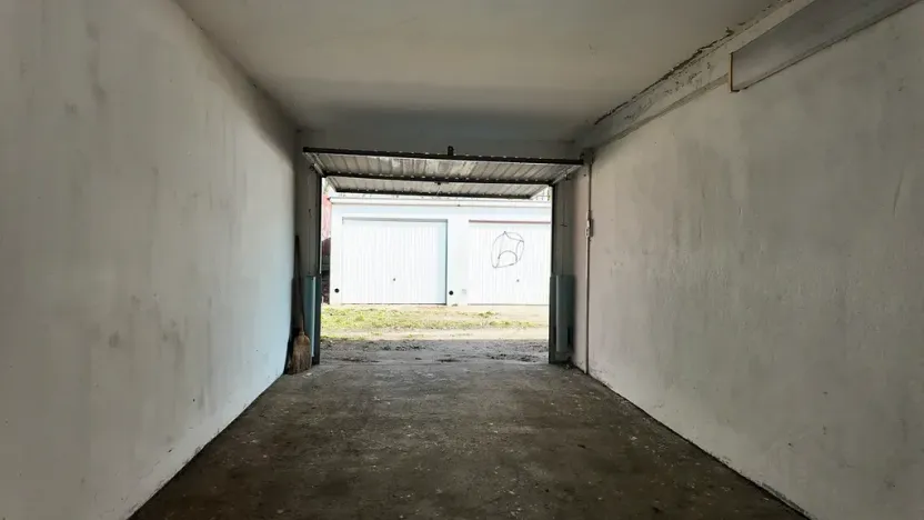 Pronájem garáže, Písek, Za Šarlákem, 21 m2