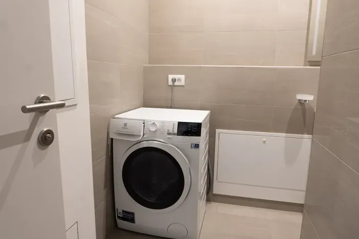 Pronájem bytu 2+kk, Praha, Holečkova, 71 m2