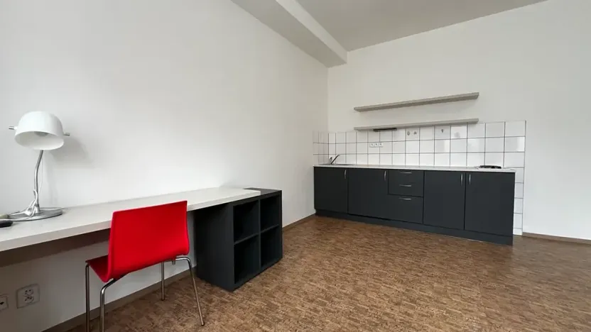 Pronájem bytu 1+kk, Praha - Smíchov, Křížová, 35 m2