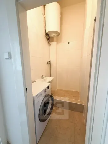 Pronájem bytu 2+1, Praha - Holešovice, U Uranie, 56 m2