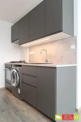 Pronájem bytu 2+kk, Praha, Pujmanové, 40 m2