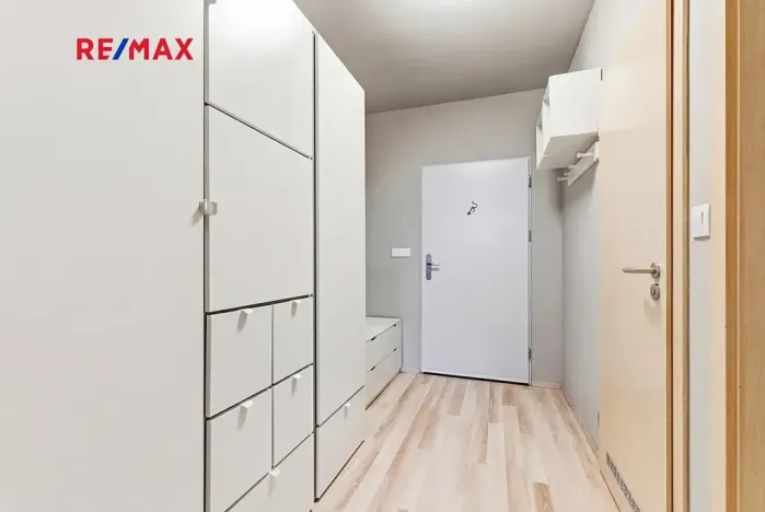 Prodej bytu 2+kk, Praha - Hostavice, U Hostavického potoka, 50 m2