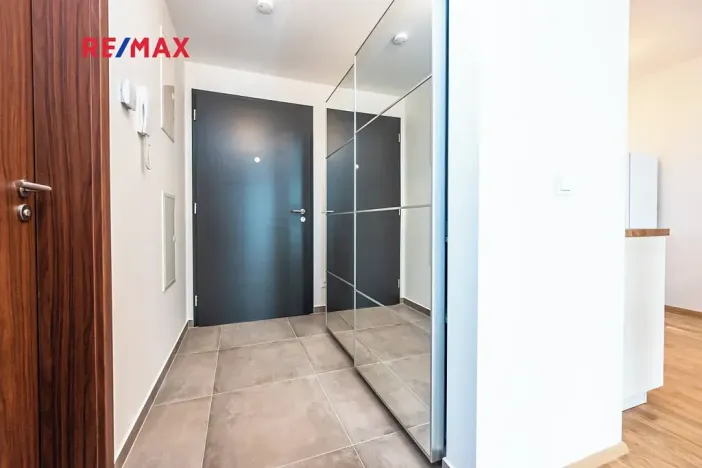 Pronájem bytu 2+kk, Praha - Modřany, Mezi vodami, 56 m2